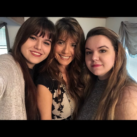 Meet your Posher, Sav - Picture 5 of 5